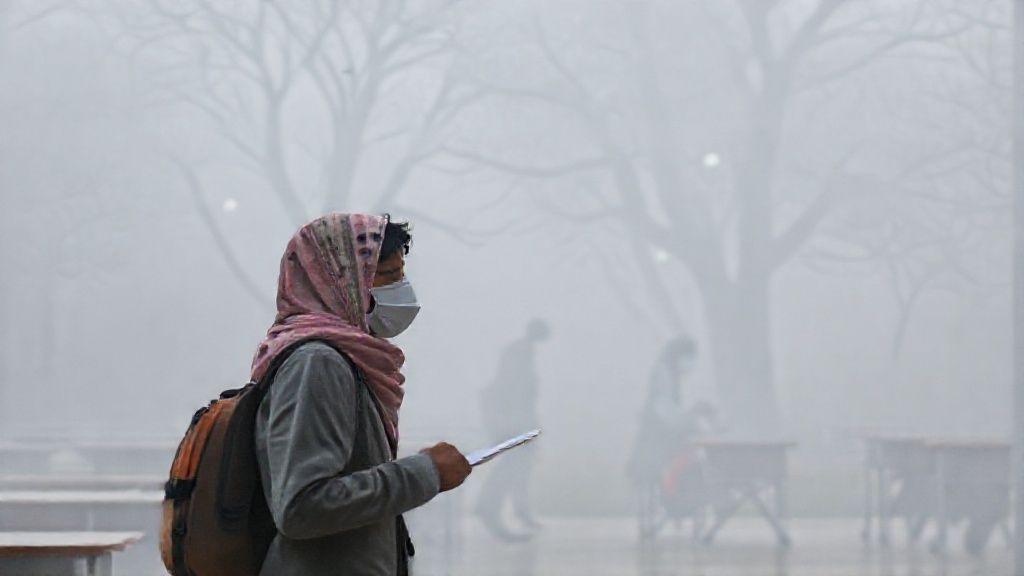 School closures, online classes and air purifiers: How the Indian education system is responding to high AQI and cold waves - Complete Information, Price & Review 2025